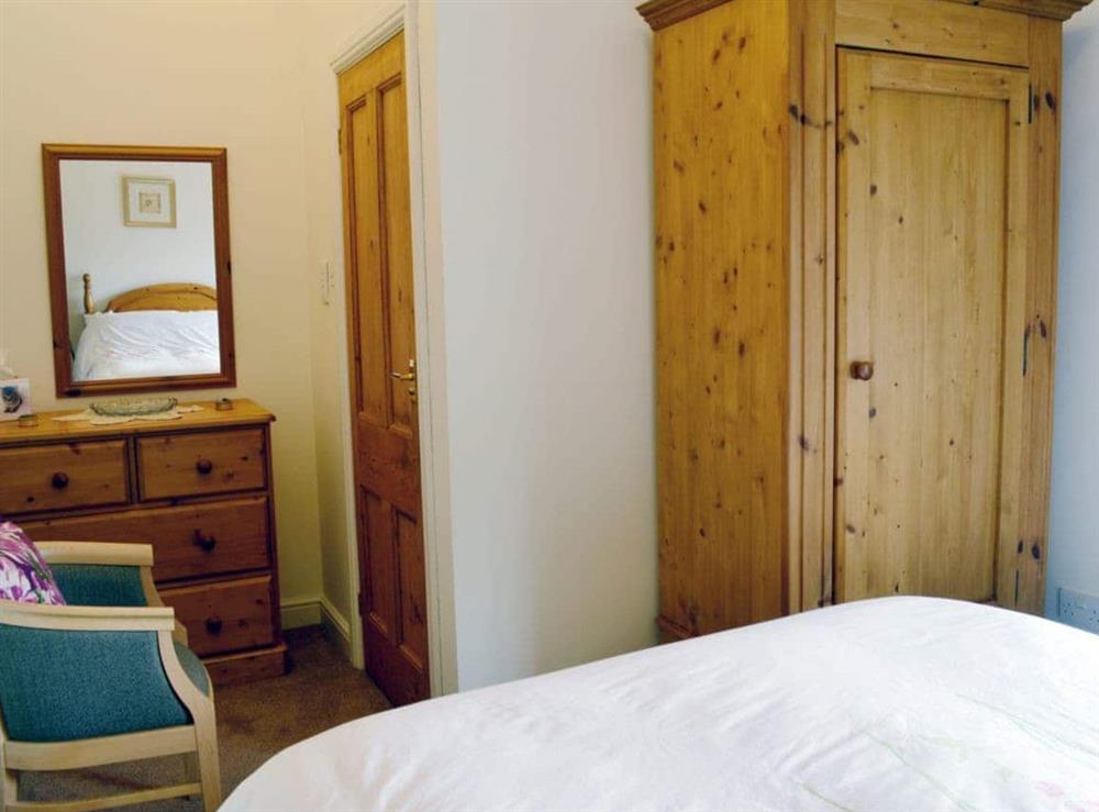 Double bedroom (photo 2) at Ostlers Cottage in Westborough, near Newark, Lincolnshire
