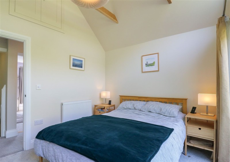 This is a bedroom (photo 2) at Overchurch, Hythe