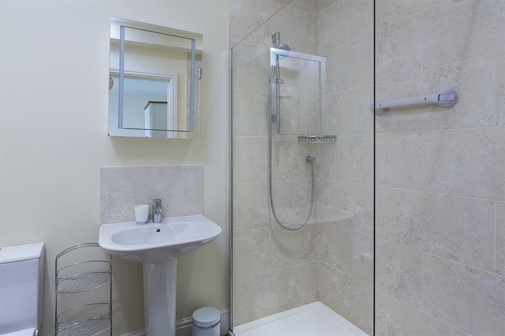 En suite shower room (photo 3) at Overcombe in , Salcombe