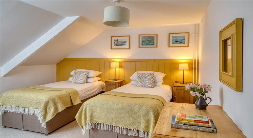 The twin bedroom at Overhaven in Polzeath, Cornwall
