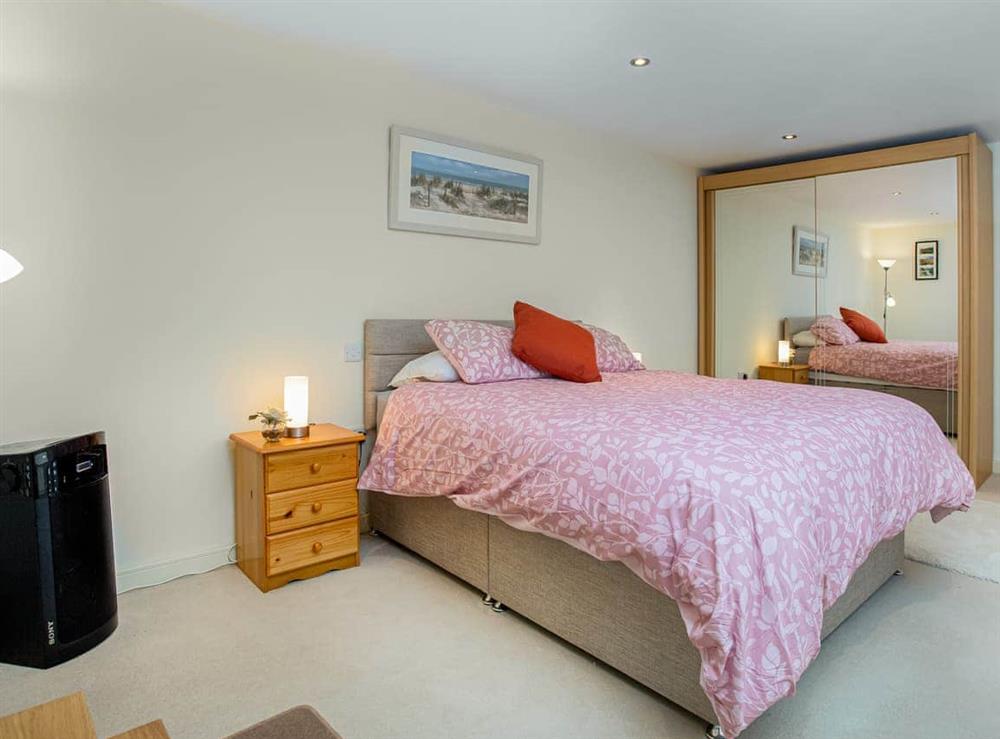 Double bedroom (photo 4) at Oversands in Torquay, Devon