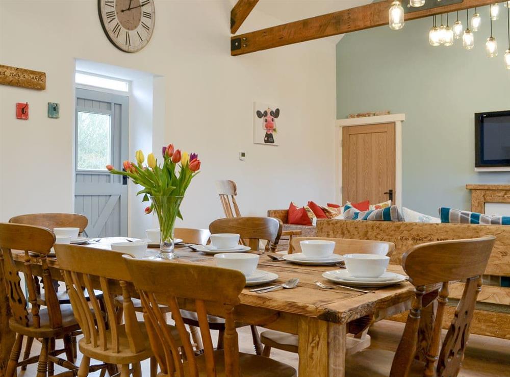 Charming dining area at Dringhoe Hall Cottages, 