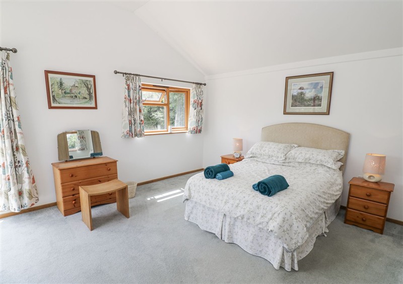 A bedroom in Owl Barn at Owl Barn, Farnborough