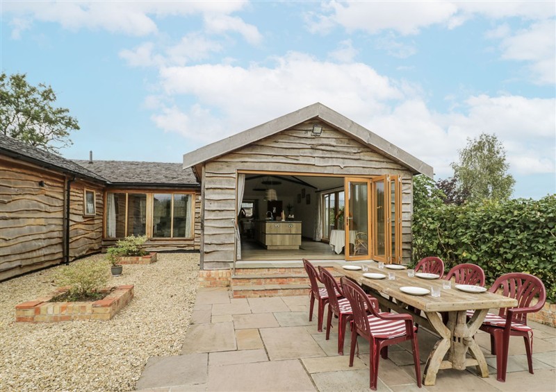 The setting at Owl Barn, Farnborough