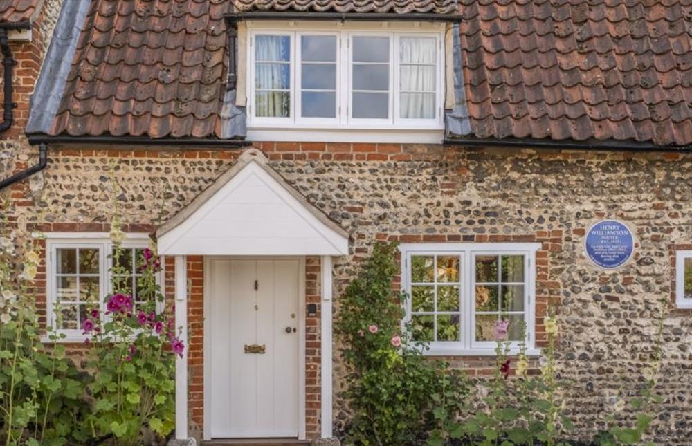 A delightful brick and flint cottage for two at Owl Cottage, Stiffkey near Wells-next-the-Sea
