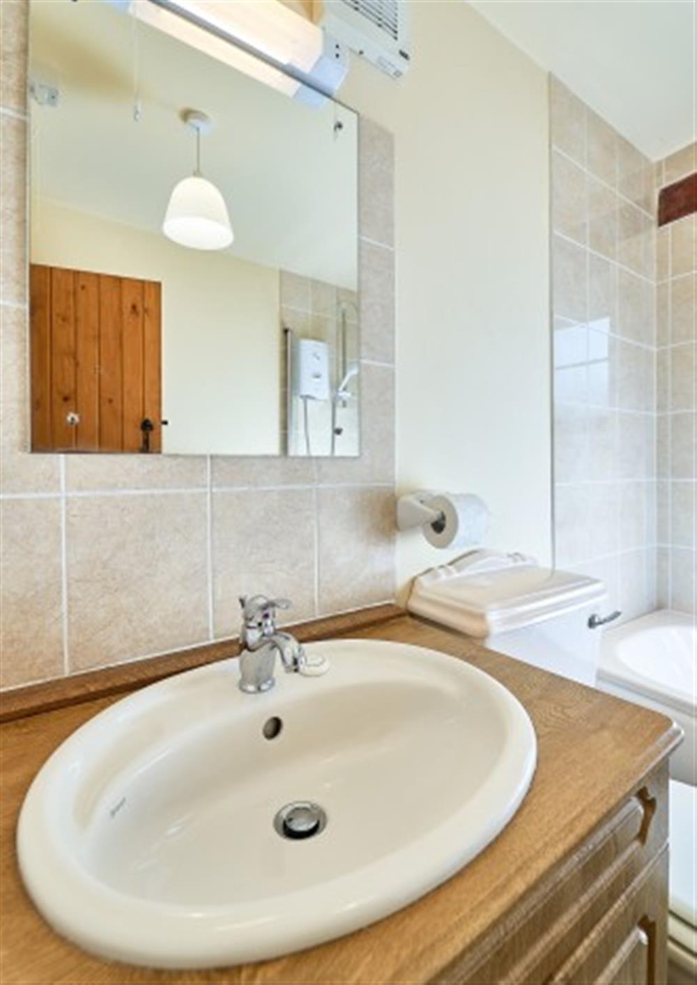 Another view of the bathroom. at Owlacombe Cottage in Slapton