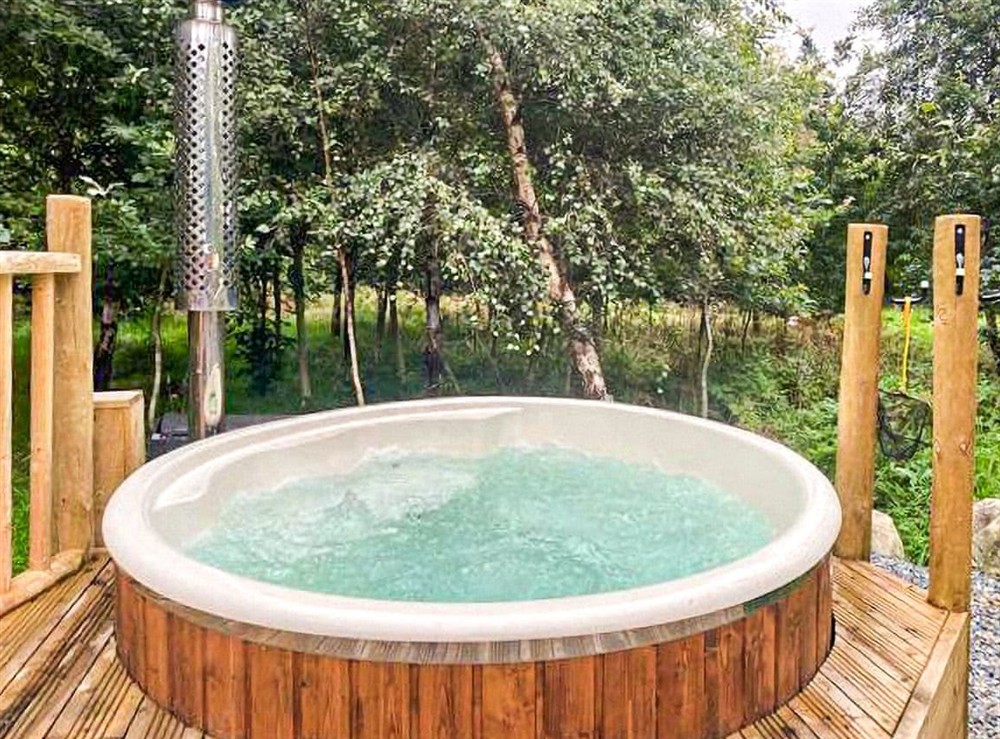 Hot tub at Oxen Craig Lodge in Inverurie, Aberdeenshire