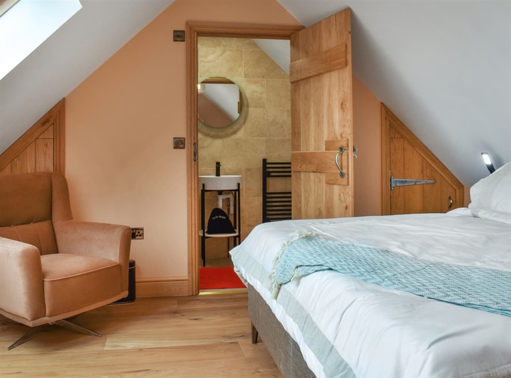 Double bedroom (photo 5) at Pabi in Nansidyll, Dyfed