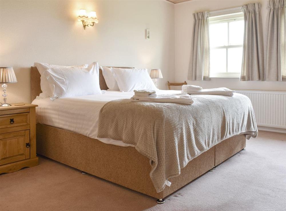 Light and airy master bedroom suite at Paddock House in Middleham, near Leyburn, North Yorkshire