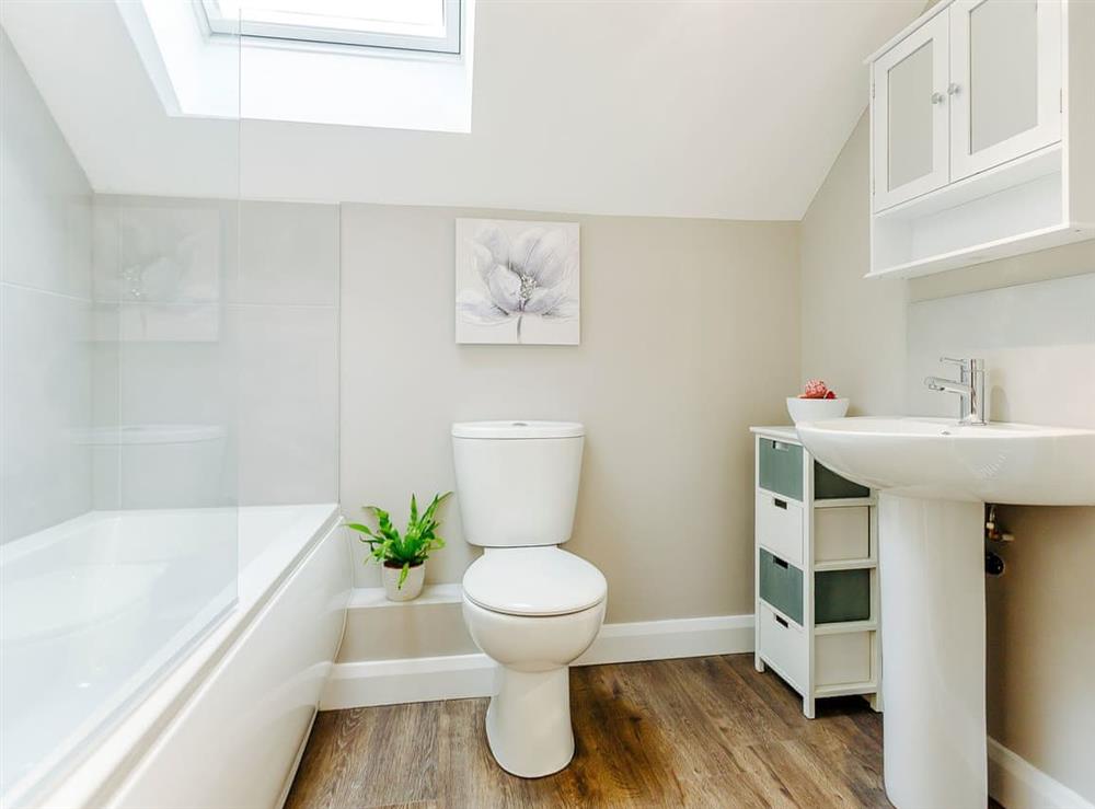 Generous sized�bathroom at Paddocks View in Newbold Coleorton, near Ashby de la Zouch, Leicestershire