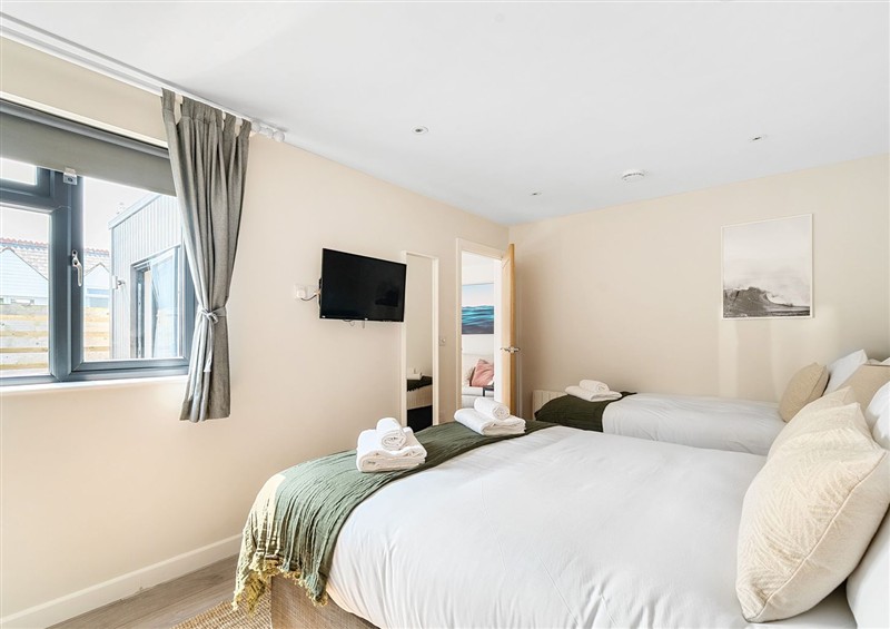 One of the 9 bedrooms (photo 2) at Palm House, Newquay
