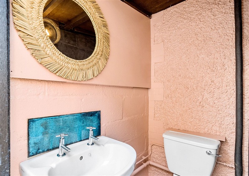The bathroom at Palm House, Newquay