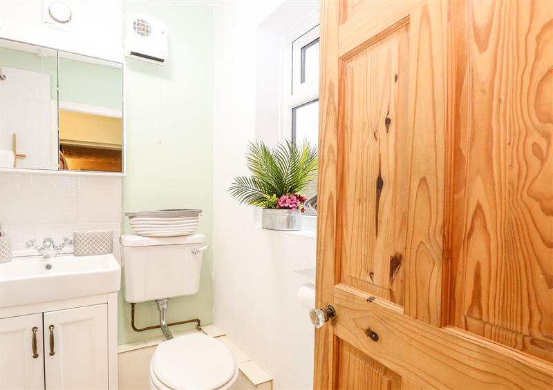 This is the bathroom (photo 2) at Palm Tree Cottage, Caister-On-Sea