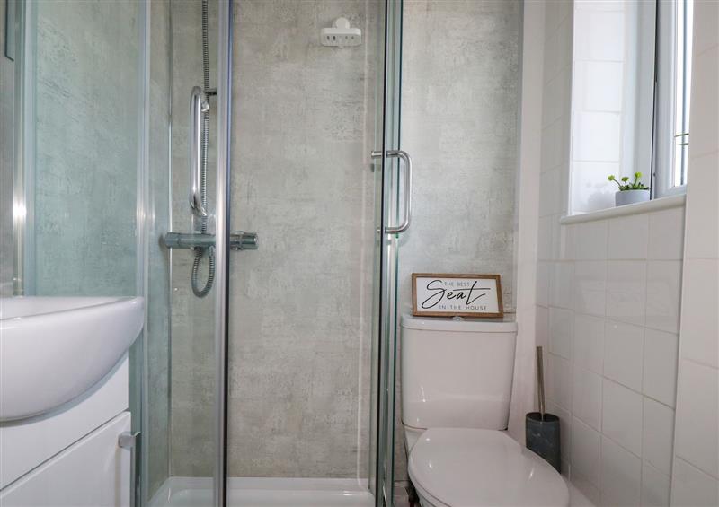 Bathroom at Palm View, Holywell Bay