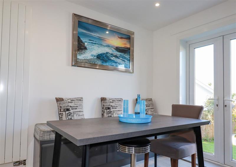 The dining area at Palm View, Holywell Bay