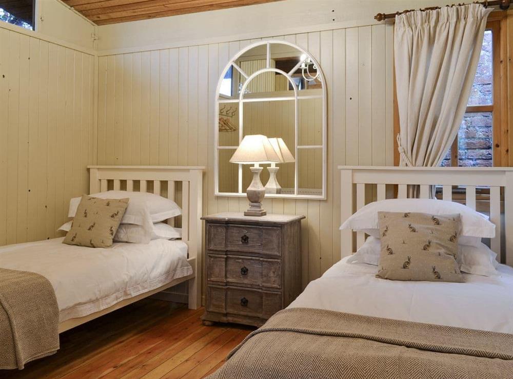 Comfortable twin bedroom at Pampita Lodge in Beverley, North Humberside