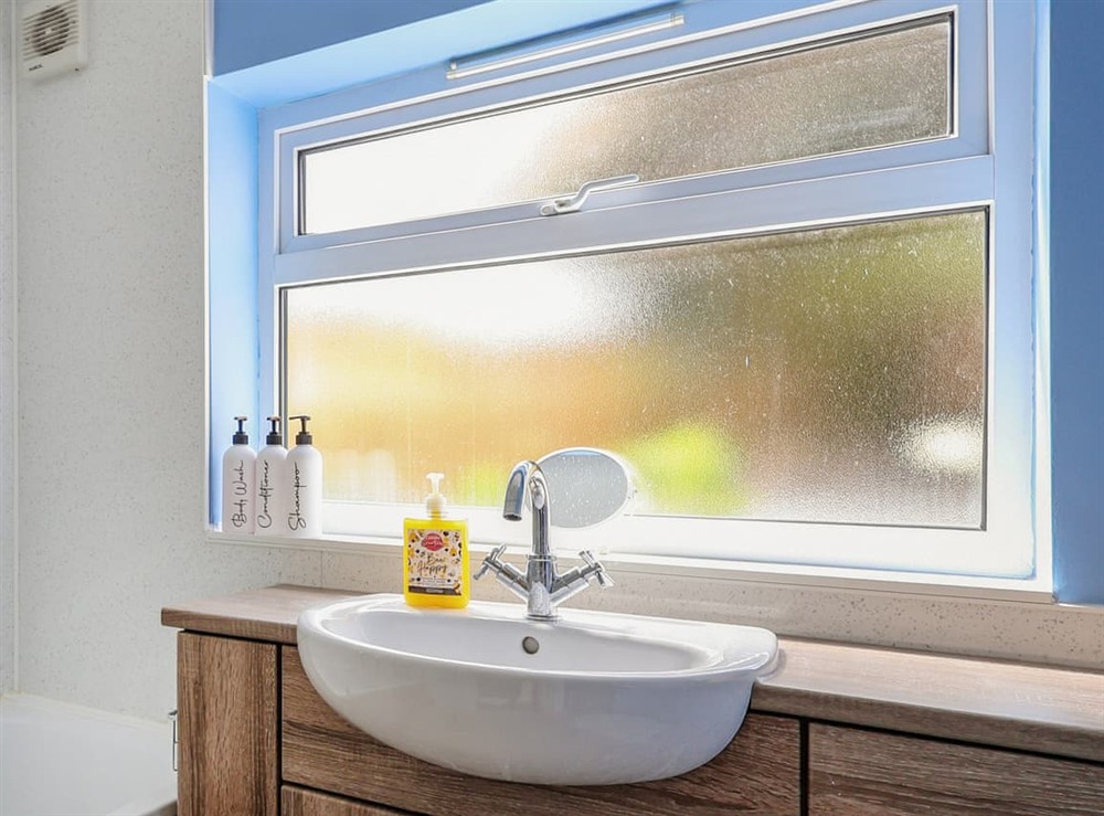 Bathroom (photo 2) at Pams Cottage in Cheltenham, Gloucestershire