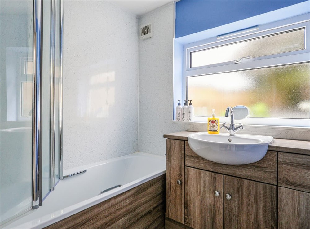 Bathroom at Pams Cottage in Cheltenham, Gloucestershire
