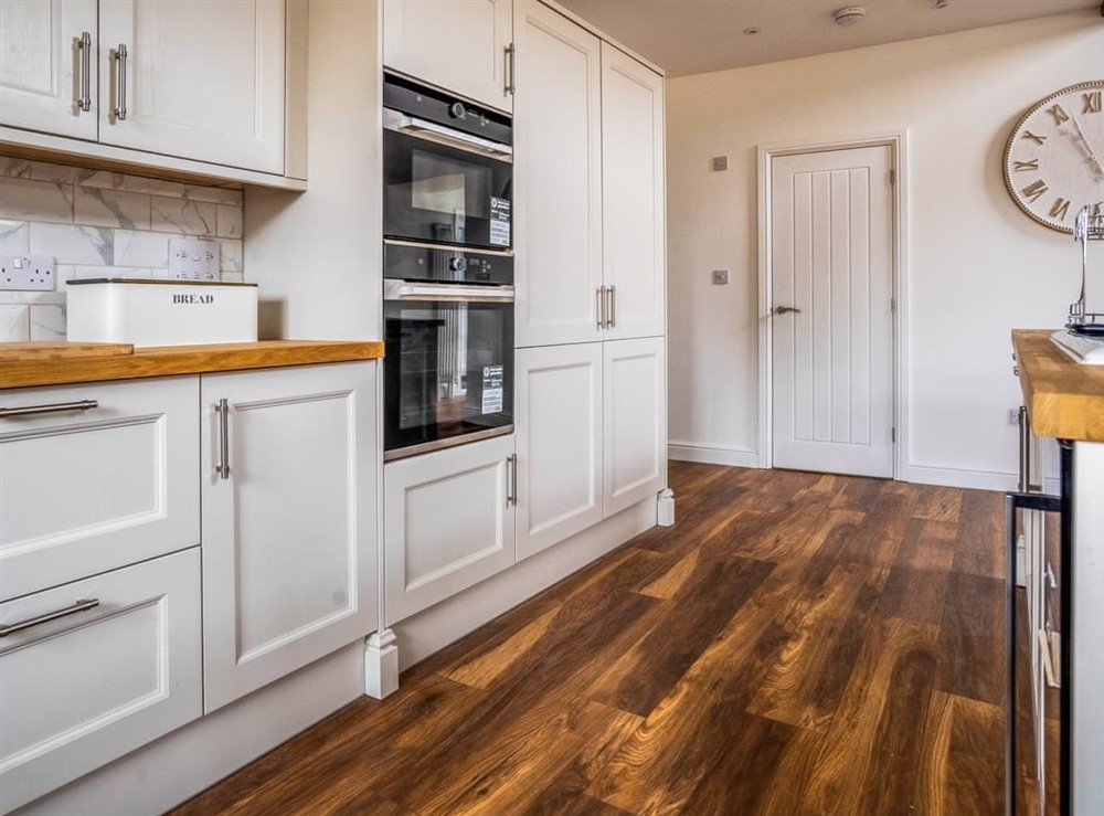 Kitchen (photo 3) at Pams Place in Carlton Colville, Suffolk
