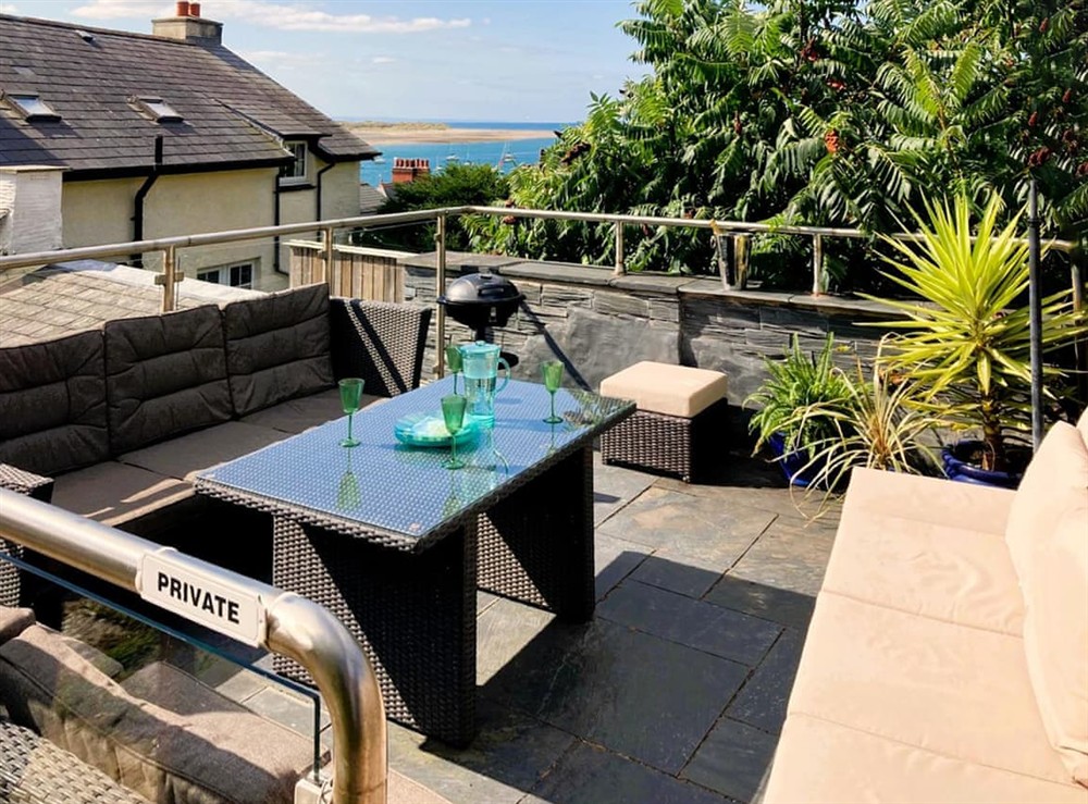 Terrace at Pandy Cottage in Aberdyfi, Gwynedd