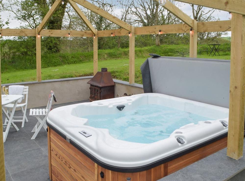 Hot tub at Pandy Cottage in Cribyn, Cardigan and Ceredigion, Dyfed