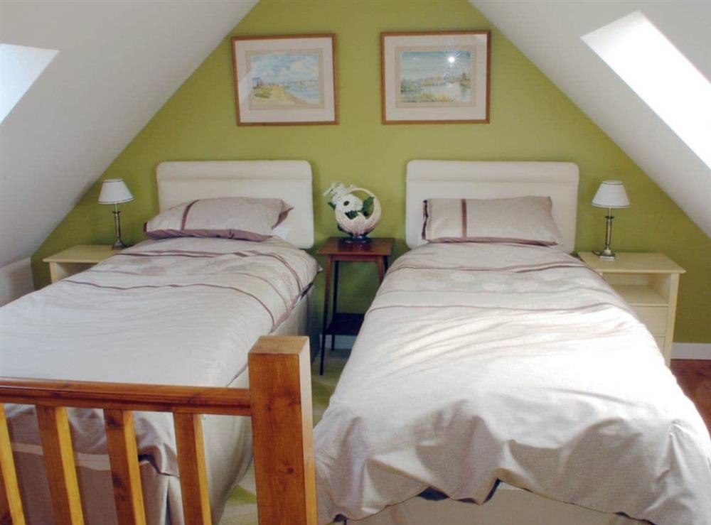 Twin bedroom at Pant-y-Bryn Bach in Llandovery, Dyfed