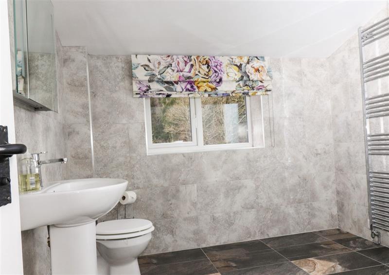 The bathroom at Paradise Cottage, Bewerley