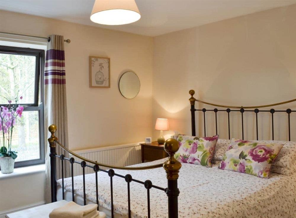 Comfortable double bedroom at Park View Cottage in Glossop, Derbyshire