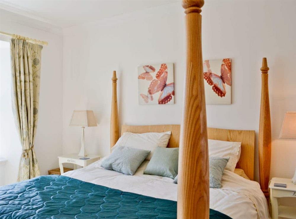 Four Poster bedroom at Meadowsweet, 