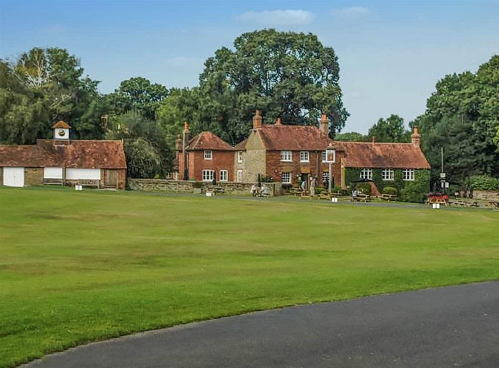 The setting around Parkhurst Cottage