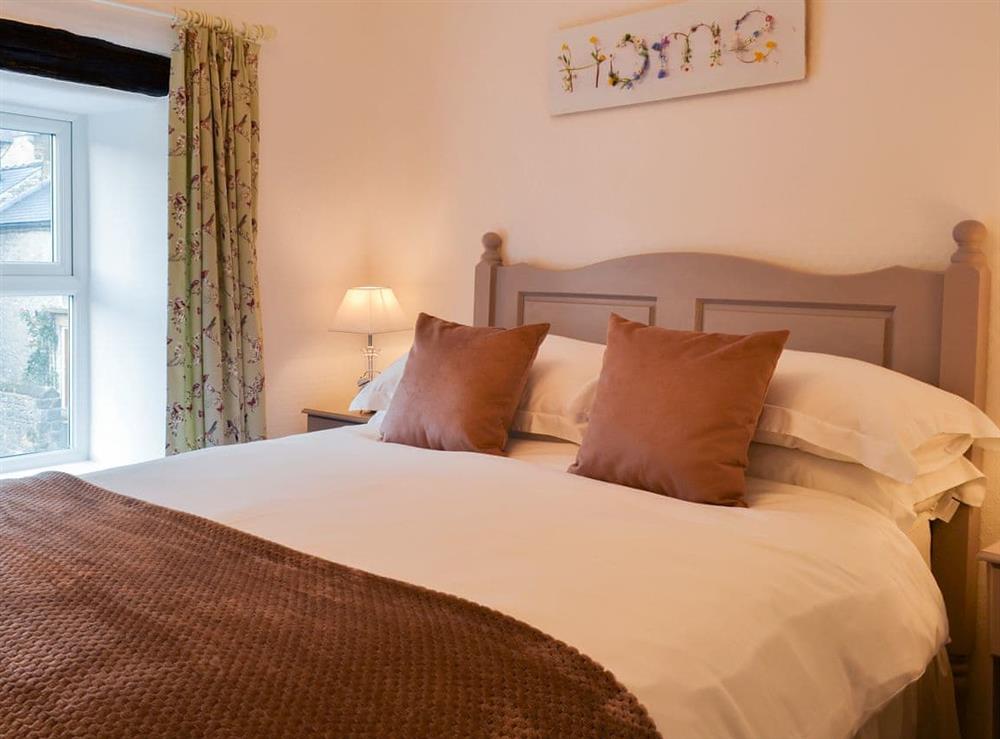 Relaxing double bedroom at Parsley Cottage in Tideswell, near Buxton, Derbyshire