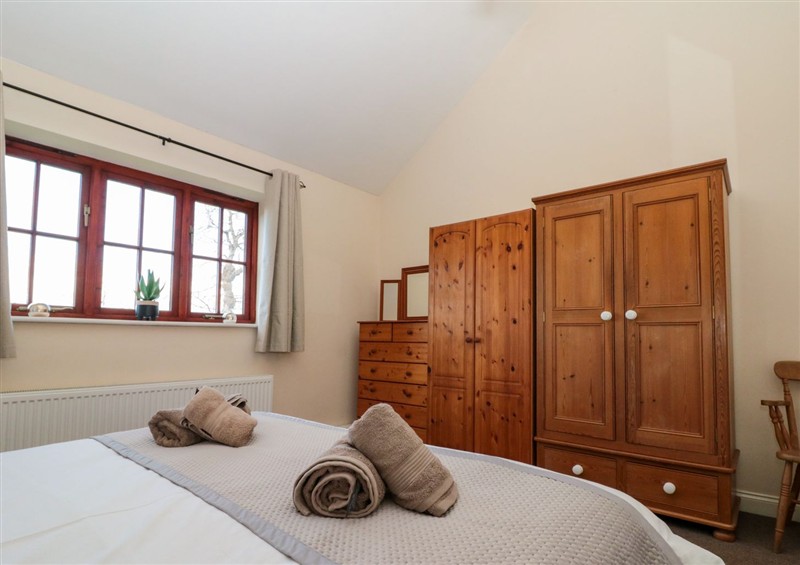 A bedroom in Partridge Cottage (photo 2) at Partridge Cottage, neaer Filey