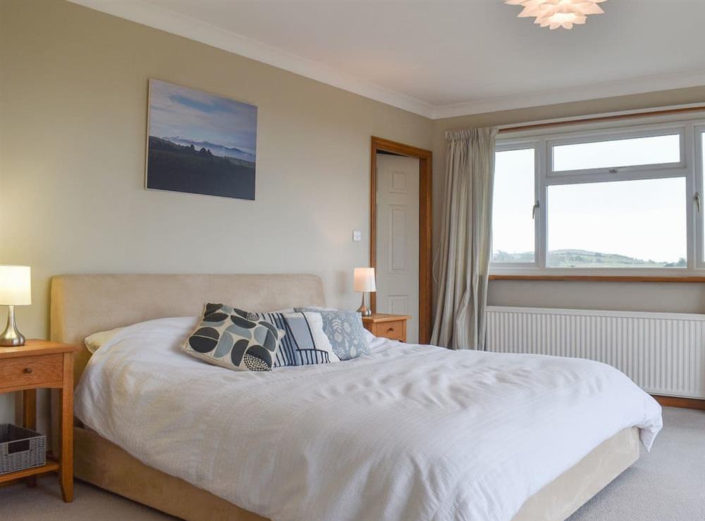 Charming bedroom with en-suite at Pathacres in Colwyn Bay, Clwyd