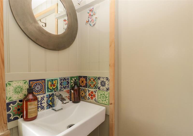 This is the bathroom at Paynes Cottage, Bushley near Tewkesbury