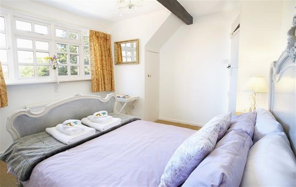 First floor: Double bedroom with 4'6 bed at Peak Hill Cottage, Theberton