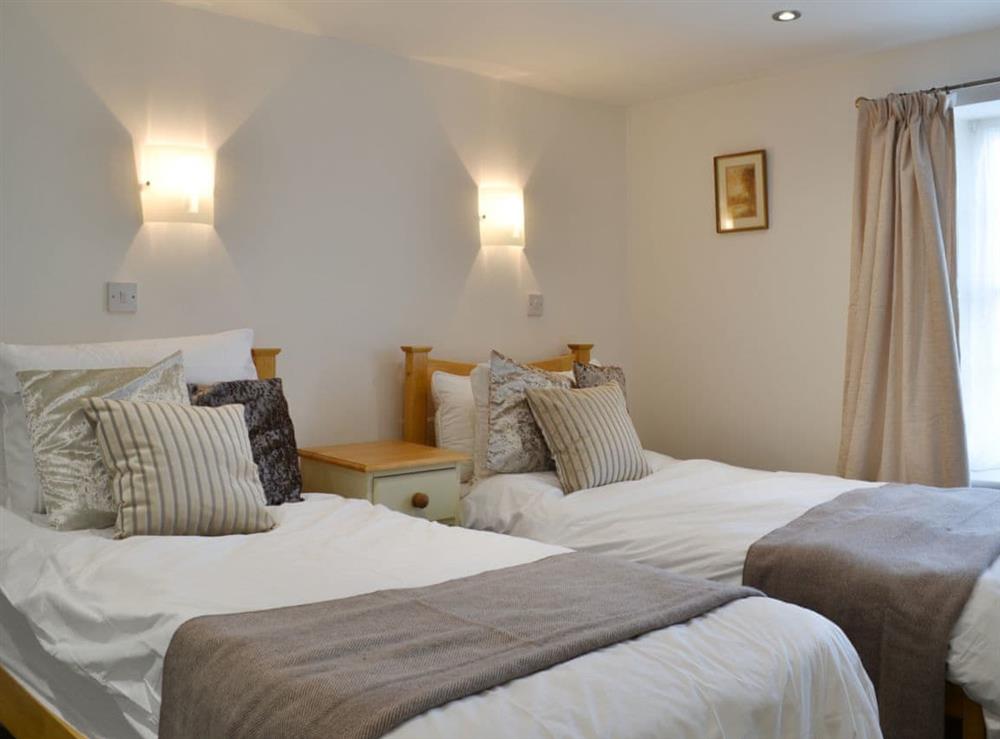 Cosy twin bedroom at Pear Tree Cottage and The Granary in East Witton, near Leyburn, North Yorkshire