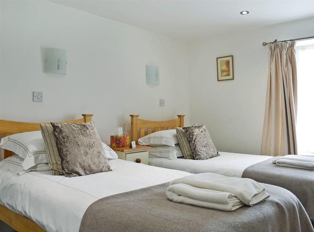 Spacious twin bedroom at Pear Tree Cottage and The Granary in East Witton, near Leyburn, North Yorkshire