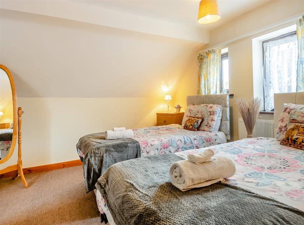 Twin bedroom (photo 4) at Pear Tree Cottage in Banham, Norfolk