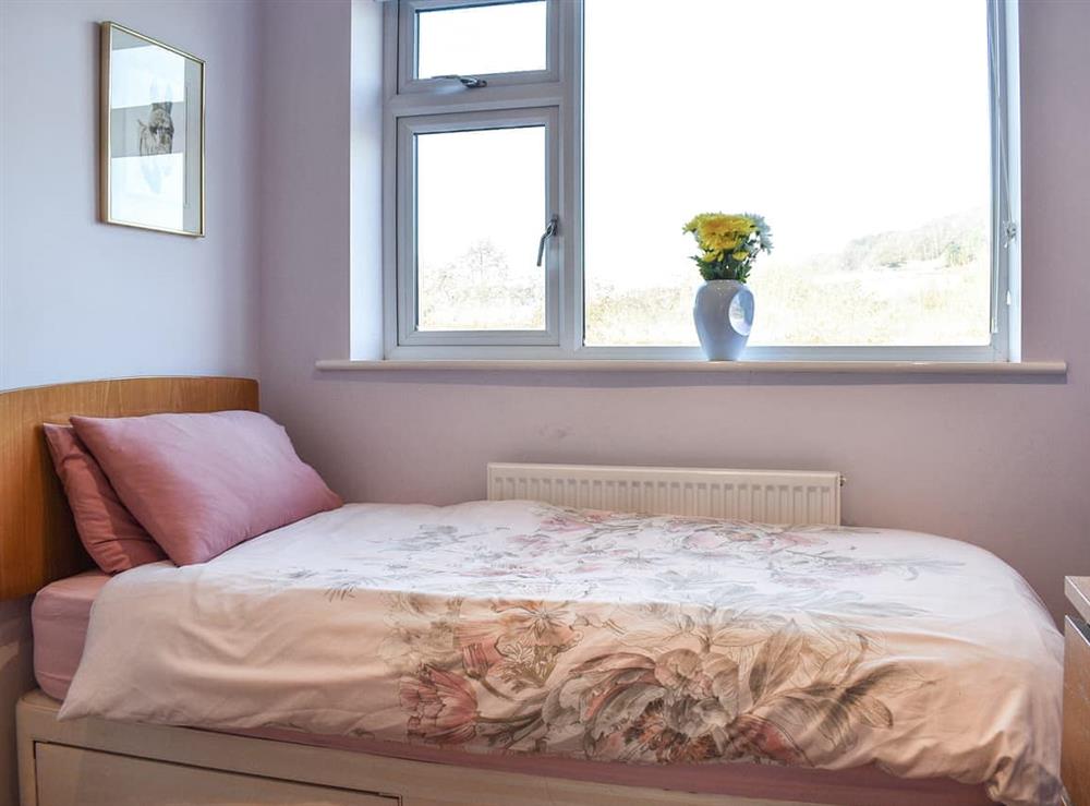Single bedroom at Pear Tree in Tansley, Derbyshire
