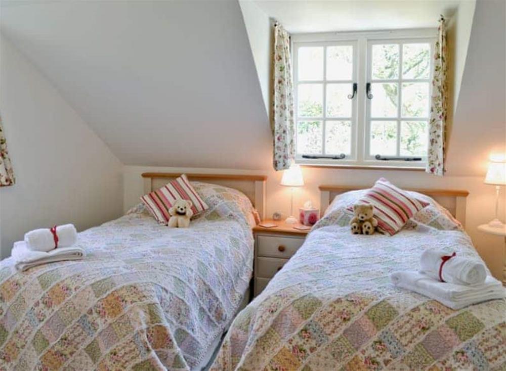 Twin bedroom at Peartree Cottage in 