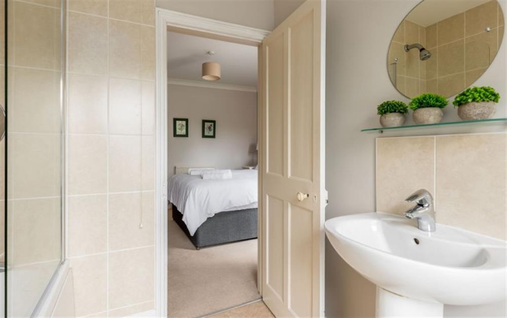 The bathroom (photo 2) at Pebble Cottage in Lymington