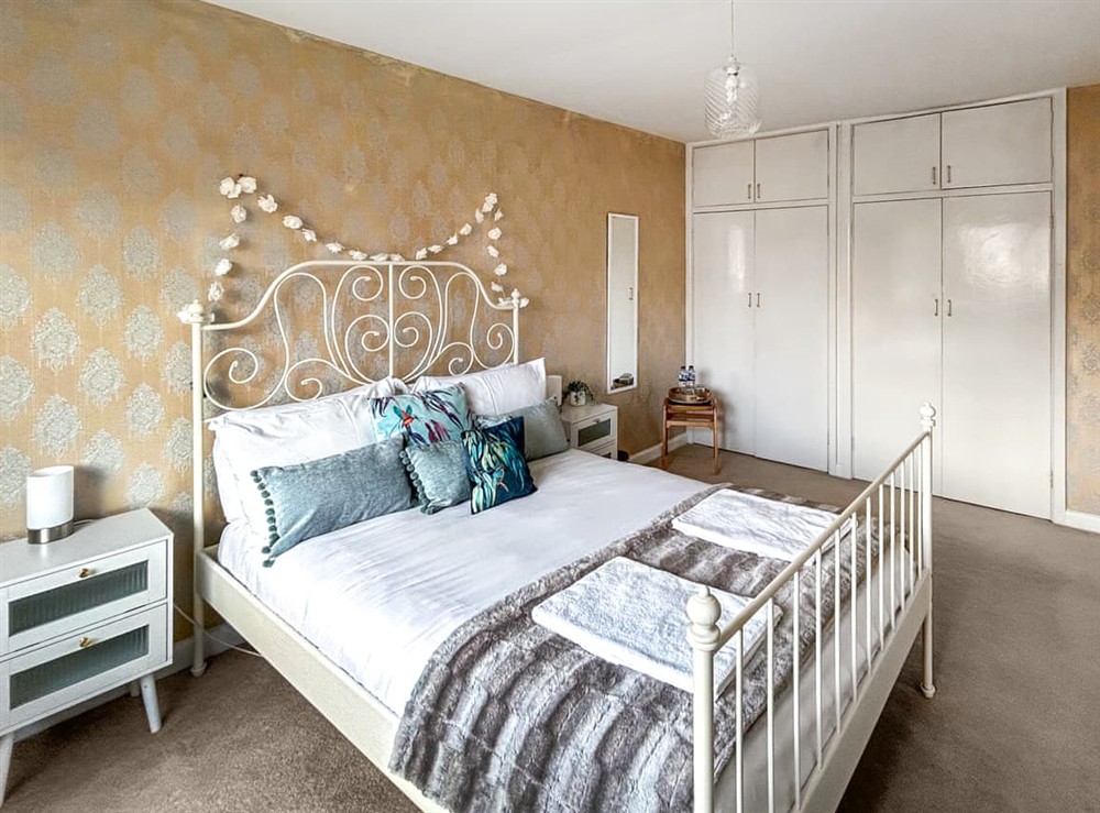 Double bedroom (photo 2) at Pebbles and Prosecco in Hove, Brighton, East Sussex