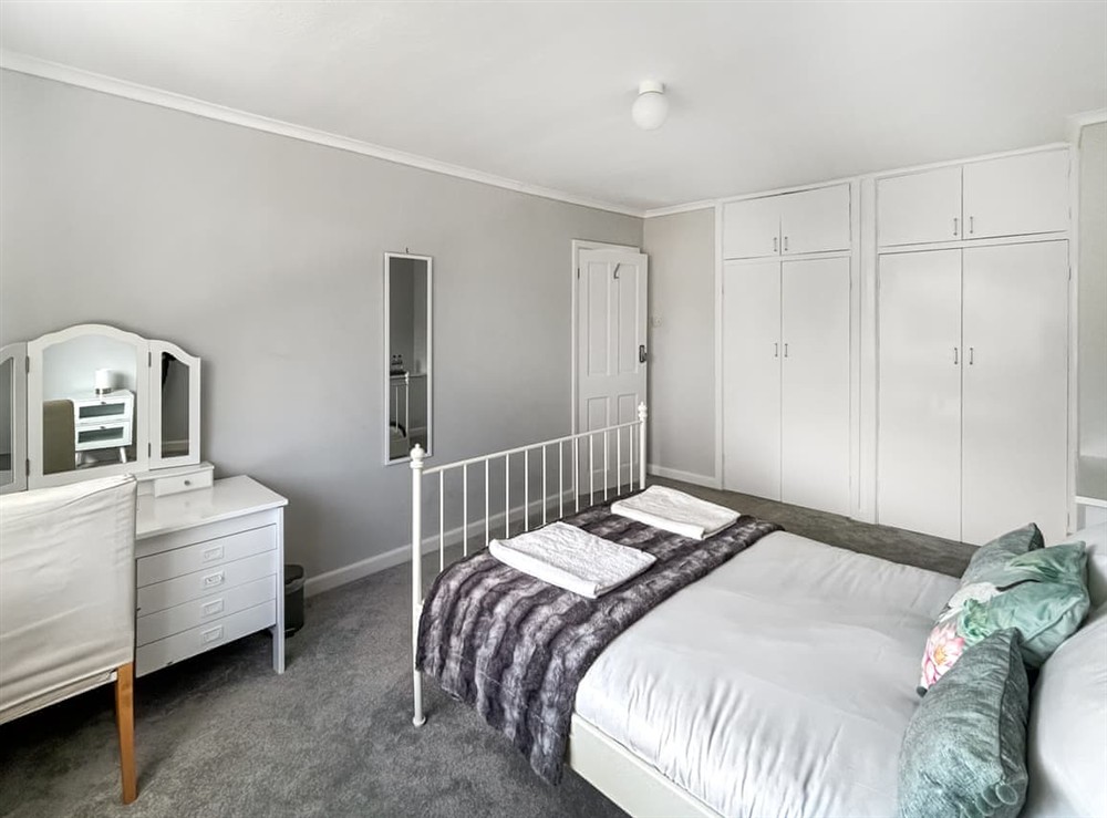Double bedroom (photo 4) at Pebbles and Prosecco in Hove, Brighton, East Sussex