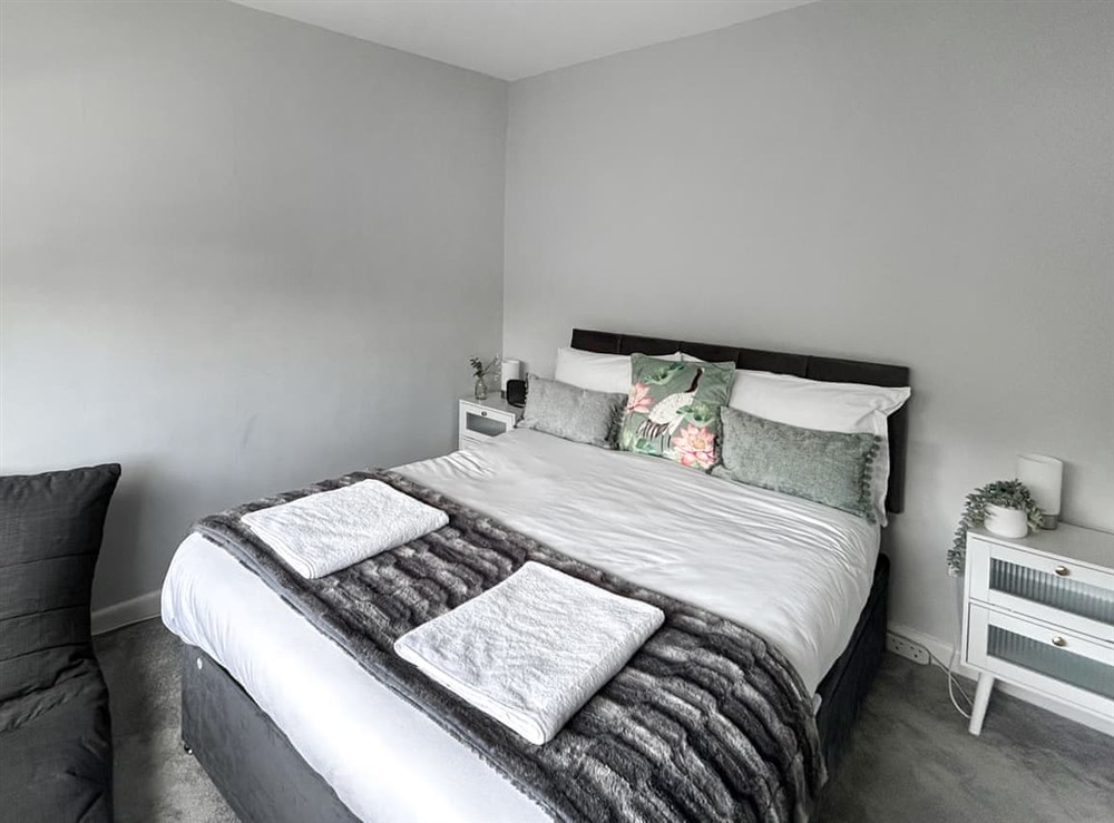 Double bedroom (photo 5) at Pebbles and Prosecco in Hove, Brighton, East Sussex