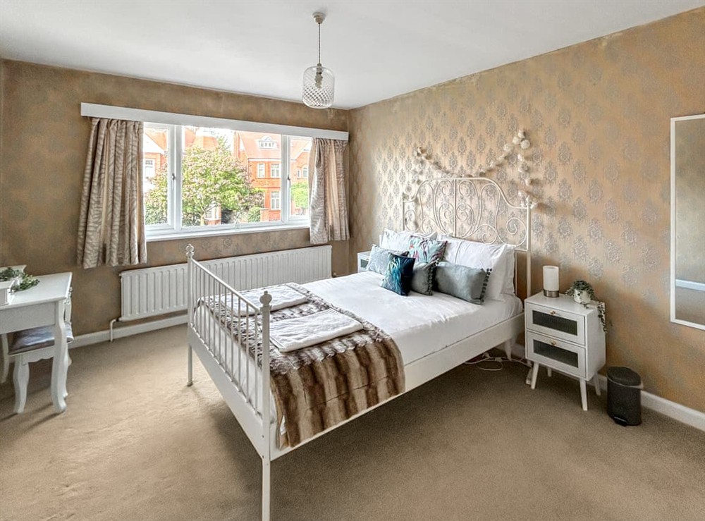 Double bedroom at Pebbles and Prosecco in Hove, Brighton, East Sussex