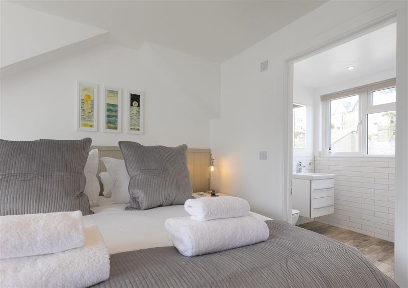 One of the 3 bedrooms (photo 4) at Pebbles, St Ives