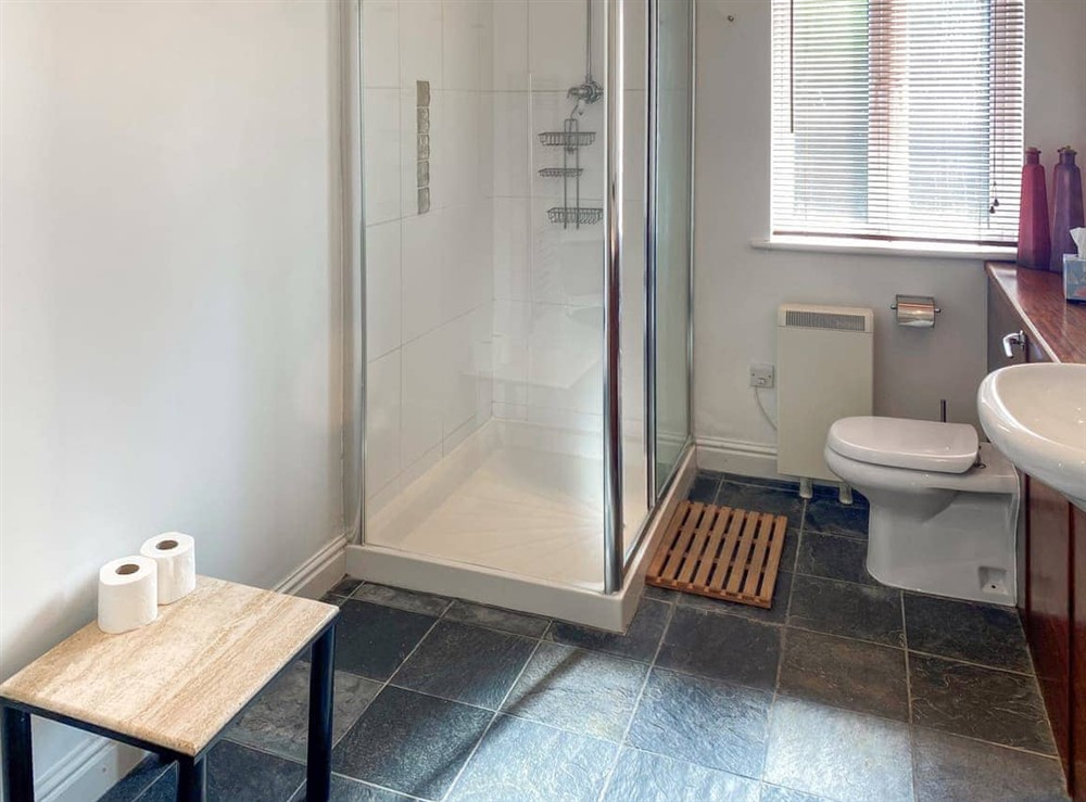 Bathroom at Pedn-Y-Ke in Mullion, Cornwall