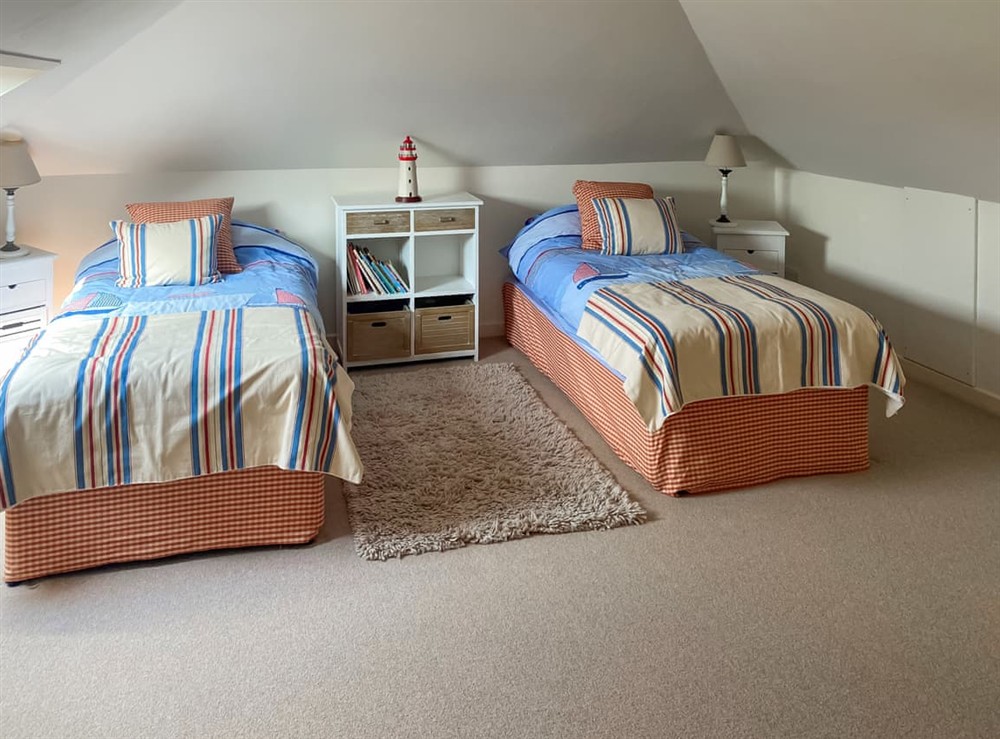 Twin bedroom (photo 2) at Pedn-Y-Ke in Mullion, Cornwall