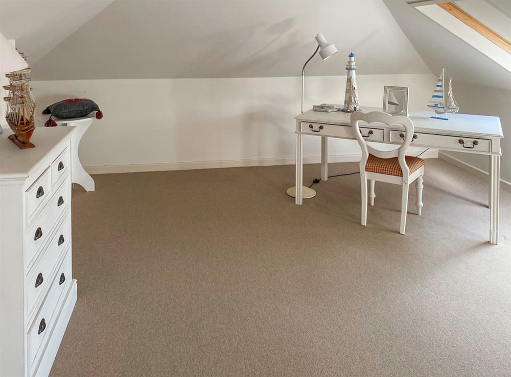 Twin bedroom (photo 3) at Pedn-Y-Ke in Mullion, Cornwall