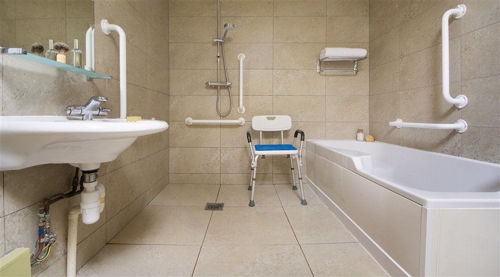 The accessible bathroom at Peel Cottage in Hexham, Northumberland